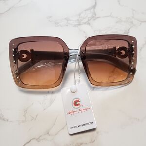 Squared Women's luxury sunglasses.